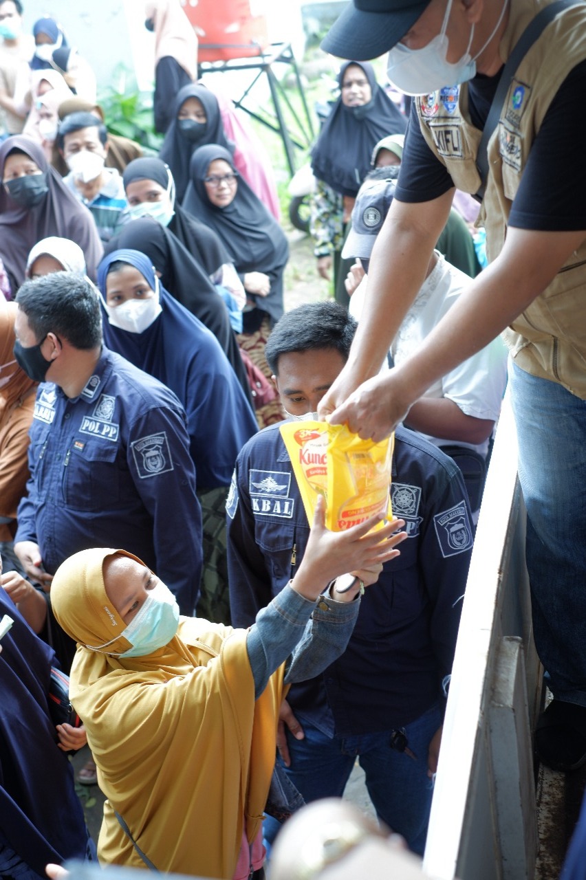 Disperindag Kota Makassar Gandeng Satgas Raika Covid 19 Distribusikan Minyak Goreng Subsidi