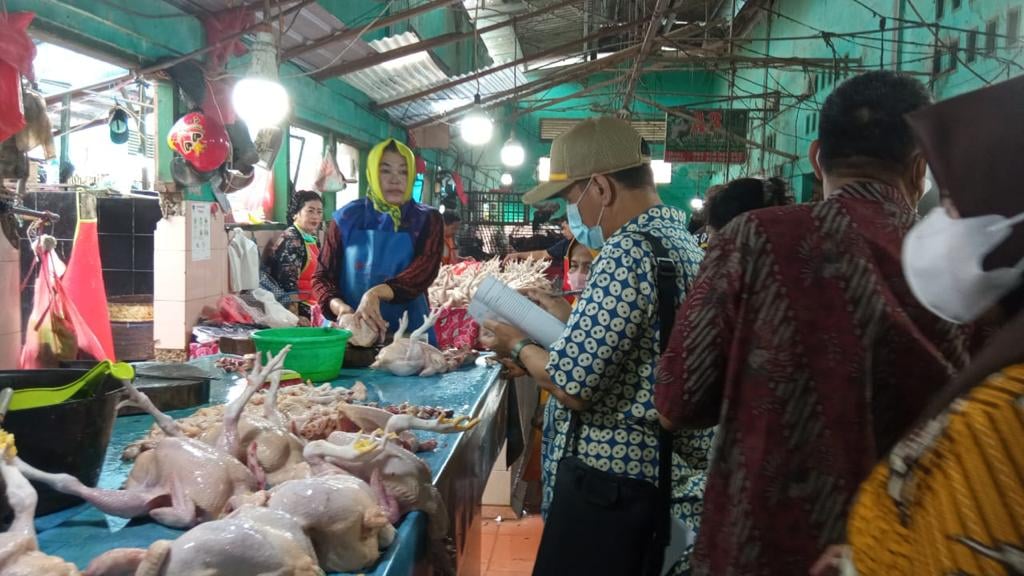 Pengawasan produk di pasar Todopuli dan Hypermart