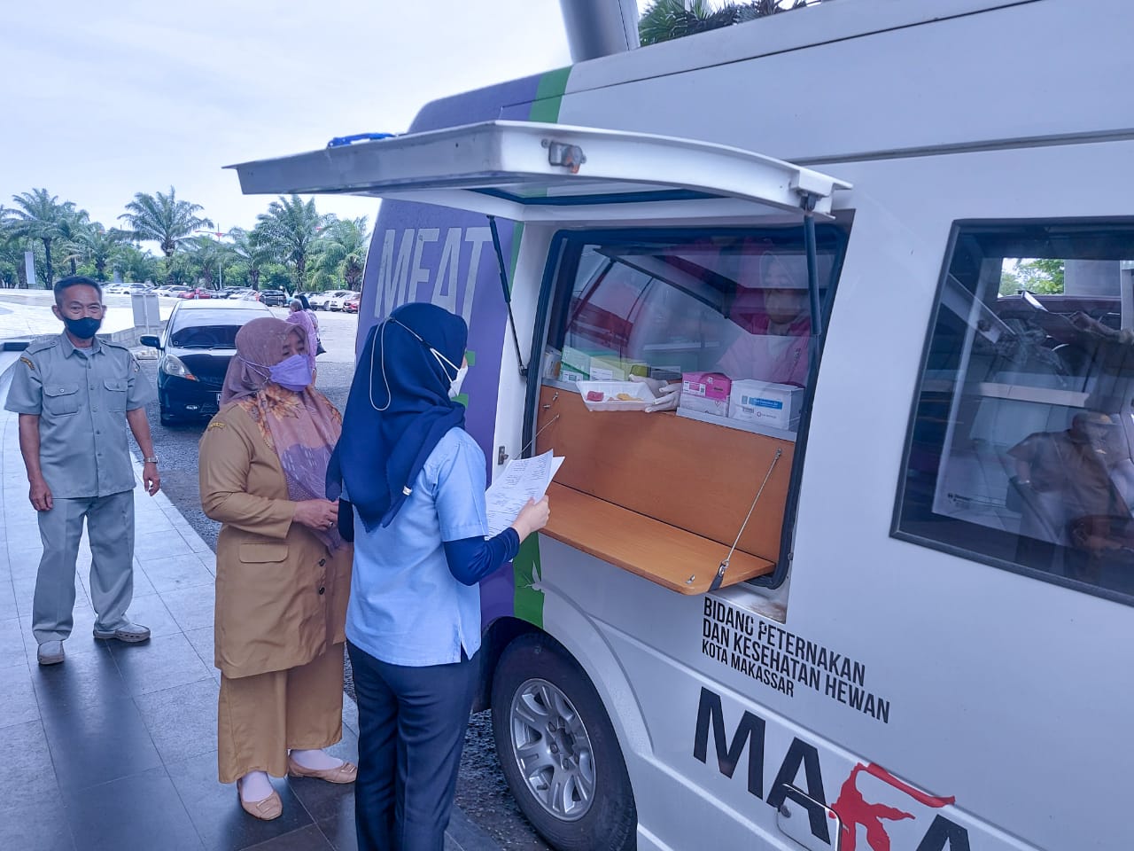 pemeriksaan dan pengujian produk peternakan di pasar tradisional dan modern di Kota Makassar