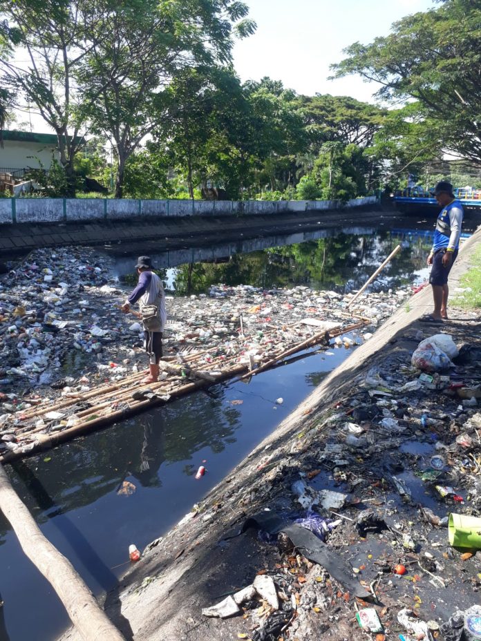 Bersihkan Kanal Al Markaz, DPU Makassar Turunkan Satgas Drainase