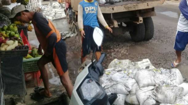 Respon Keluhan Warga, Kadis PU Makassar Instruksikan Satgas Drainase Lakukan Pengerukan Sepanjang Jalan Antang Raya