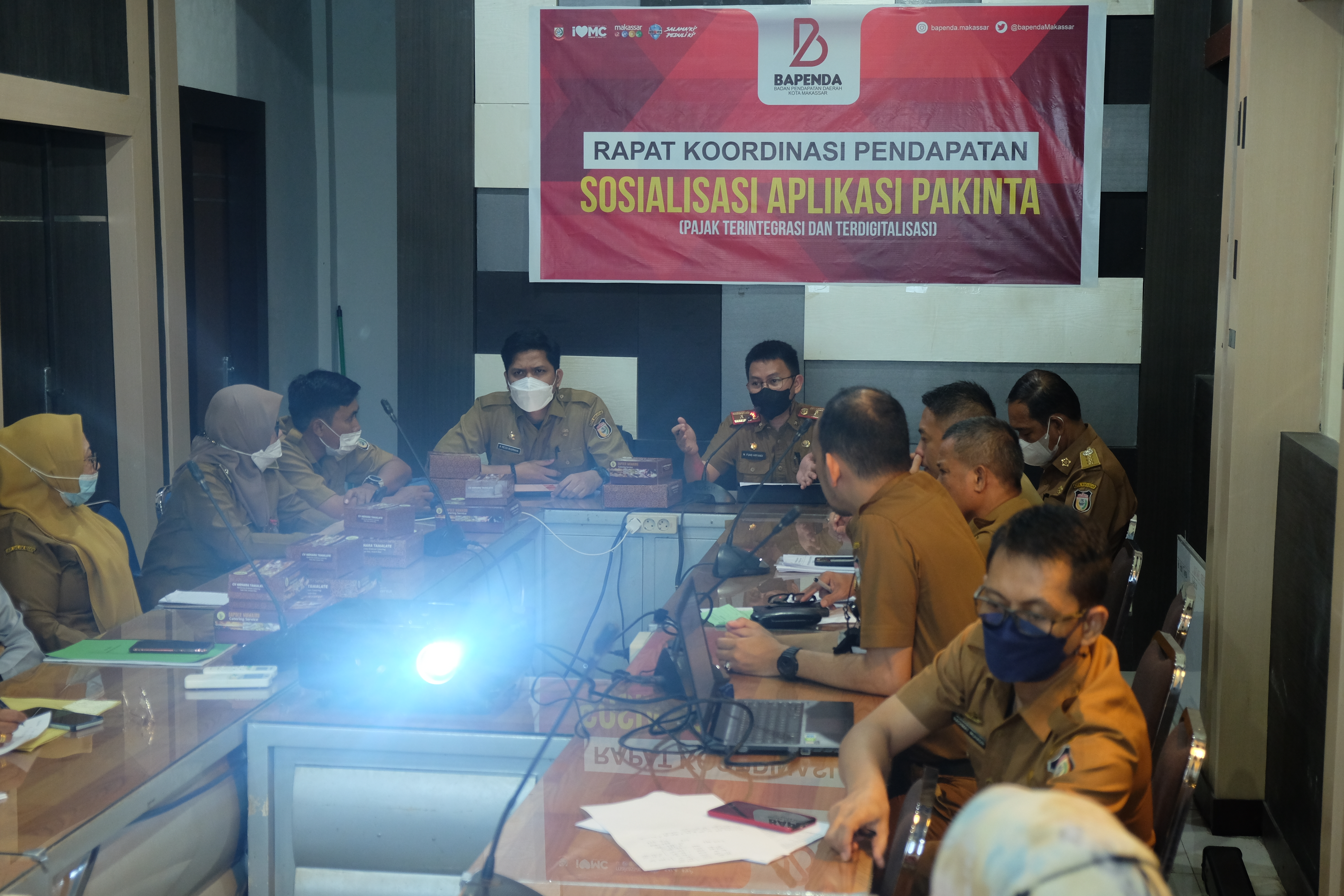 Bapenda Makassar menggelar sosialisasi Aplikasi PAKINTA' Pajak Bumi dan Bangunan serta Retribusi Persampahan bersama 15 Kecamatan se Kota Makassar. 