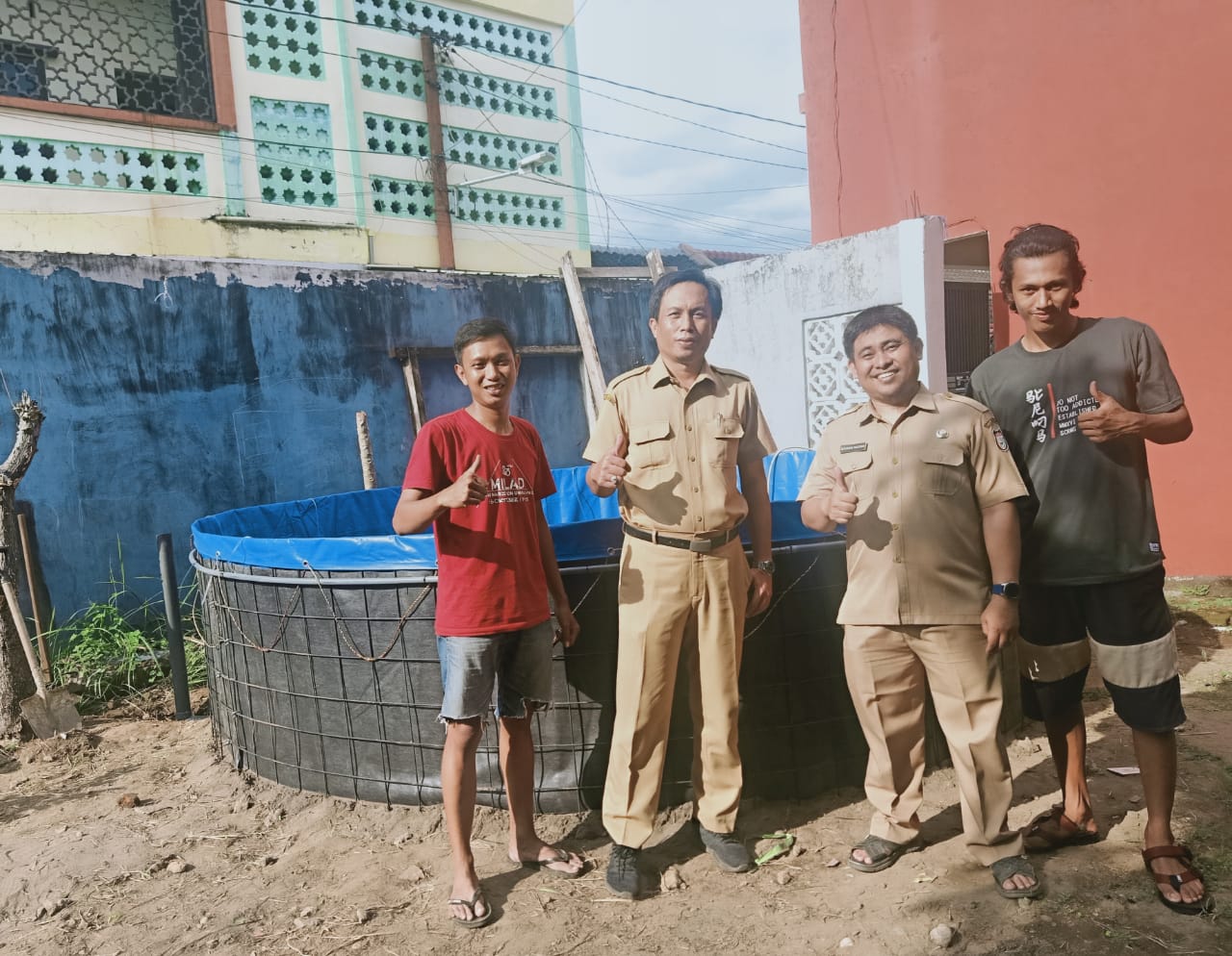 Dinas Perikanan dan Pertanian Melakukan Kegiatan Pemasangan kolam Budidaya ikan nila Sistem Bioflok di Kelurahan Pa'baeng-Baeng, Kecamatan Tamalate