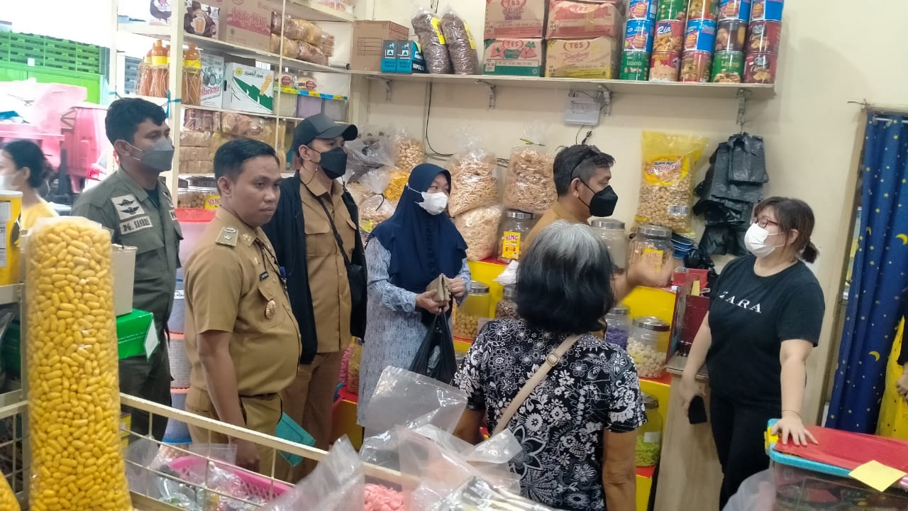 Menjadi Biang Kemacetan, Sekcam Wajo Tegur Pemilik Toko King Snack di Jl. Sarappo 