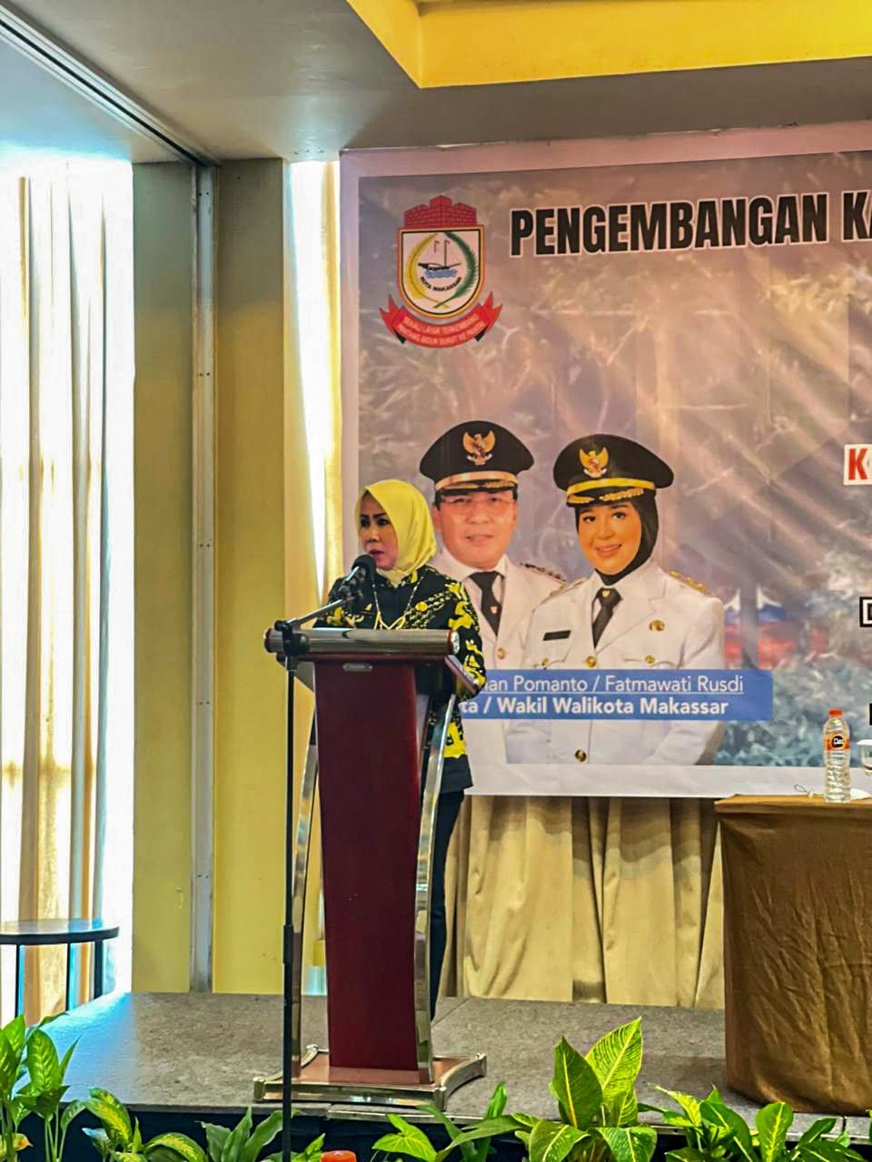 Kepala Dinas Perikanan dan Pertanian (DP2) Kota Makassar, Evy Aprialti, SE, MM,. membuka Kegiatan Pengembangan Sumber Daya Manusia Kelompok Wanita tani Melalui Pembentukan 5000 Lorong Wisata