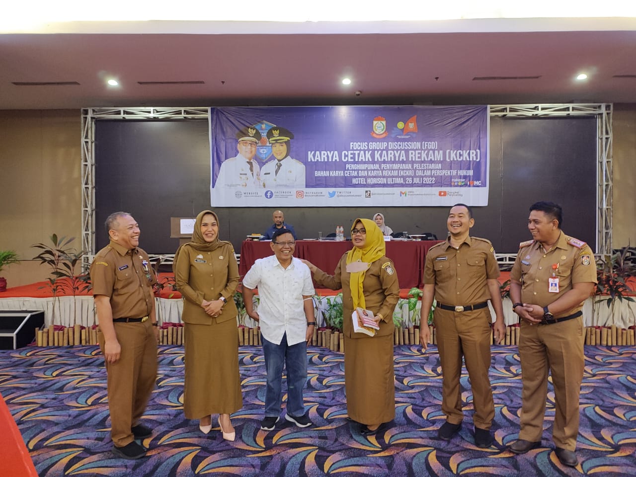 Perpustakaan Kota Makassar Terima Buku Andi Rudiyanto Asapa