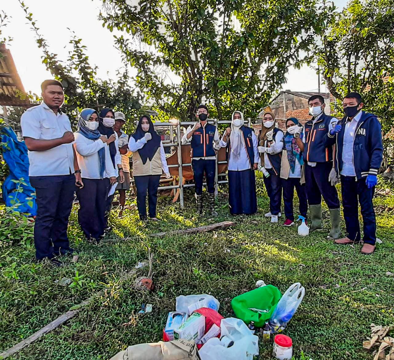 Pemerintah Kota Makassar melalui Dinas Perikanan dan Pertanian (DP2) Kota Makassar Satuan Tim Gerak Cepat (TGC) PMK DP2 melakukan kegiatan Surveilance PMK di Kota Makassar