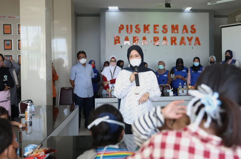 Sambangi PKM, Fatmawati Rusdi Pastikan Anak Bara-Baraya Bebas Stunting