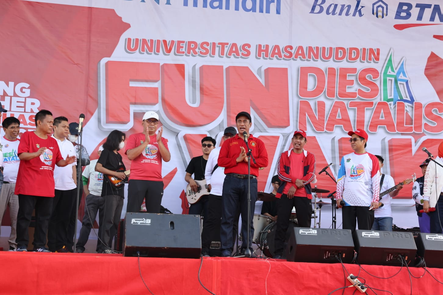 Dies Natalis Unhas, Danny : Suara Alumni Harus Terdengar di Seluruh Dunia