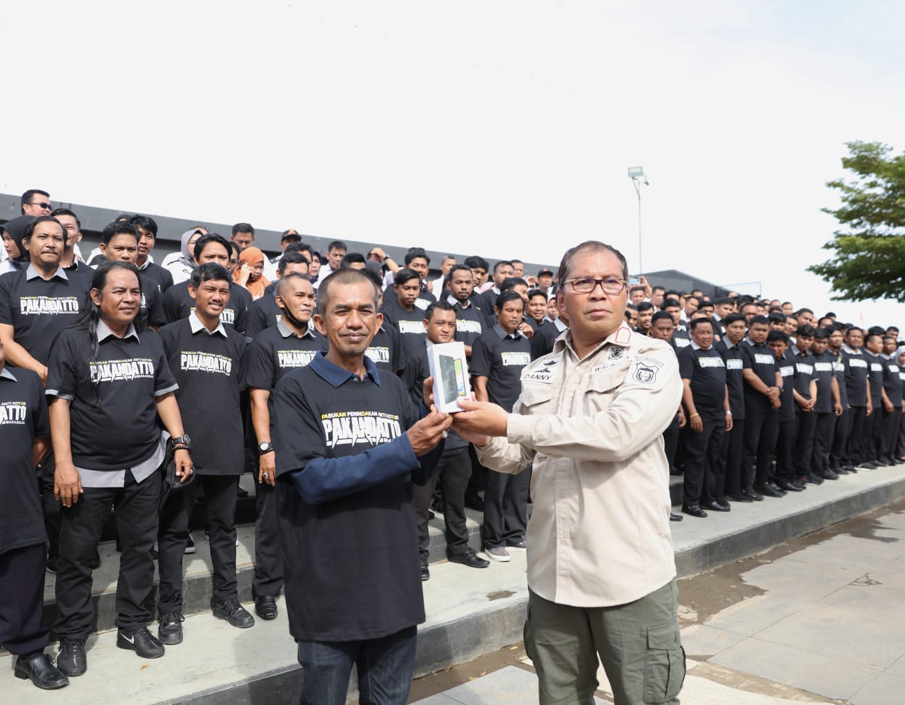 Danny Pomanto Kukuhkan 153 Personel Pakandatto Awasi Warga yang Buang Sampah Sembarang Tempat