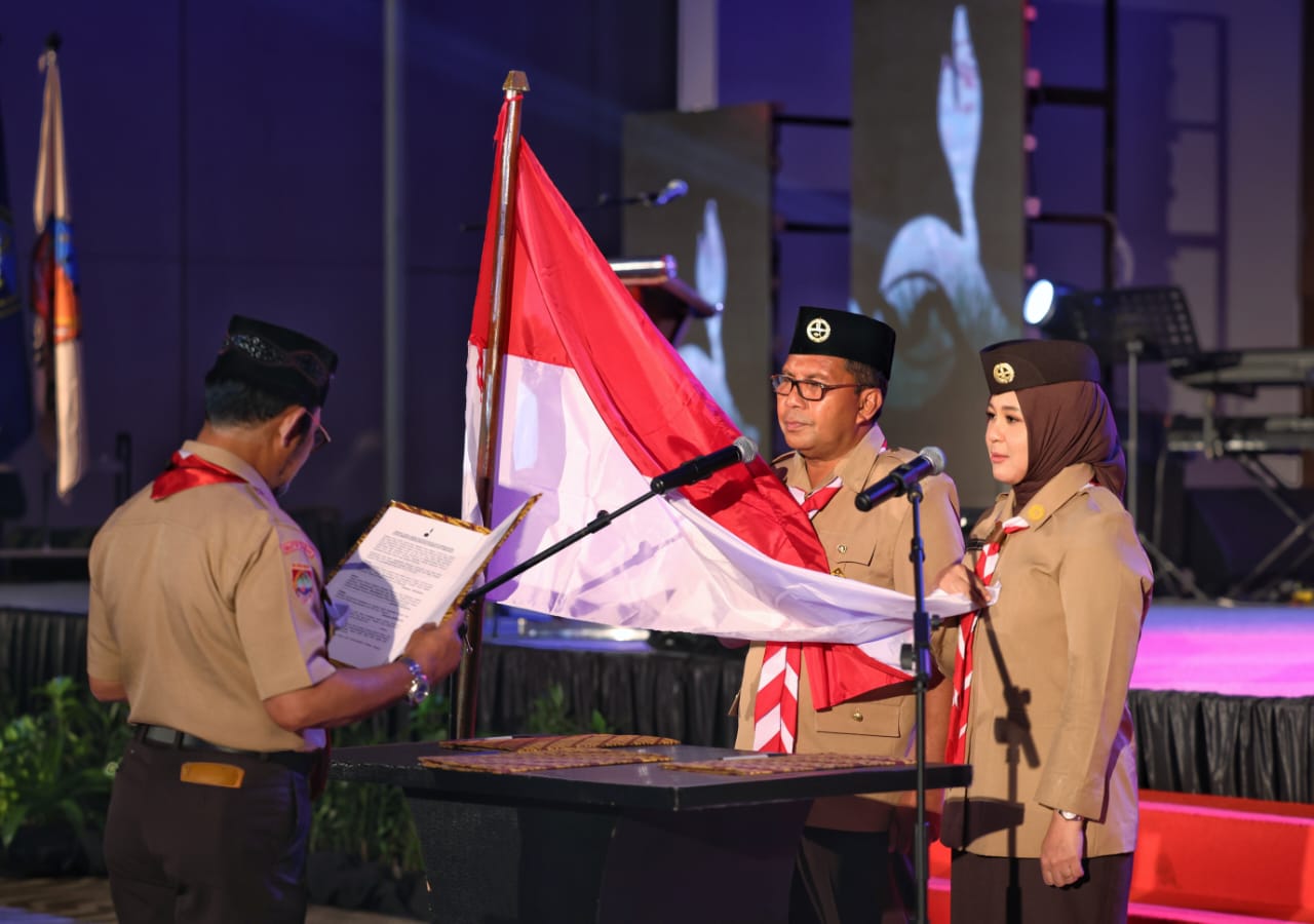 Dilantik Ketua Kwarda Sulsel, Danny-Fatma Resmi Jabat Ketua Mabicab dan Ketua Kwarcab Pramuka Makassar