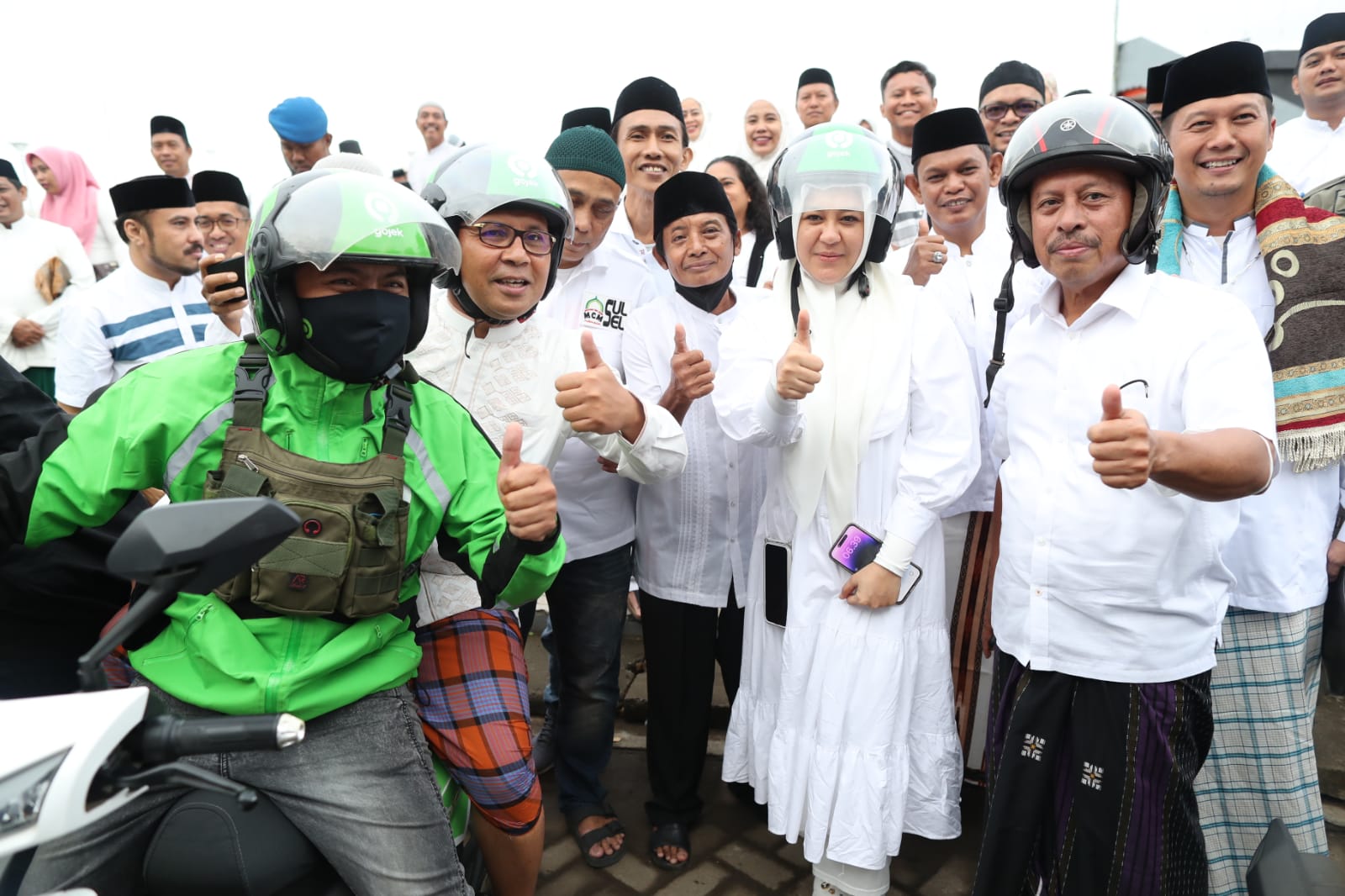 Wali Kota Danny Gunakan Ojol Hadiri Shalat Subuh Berjamaah 