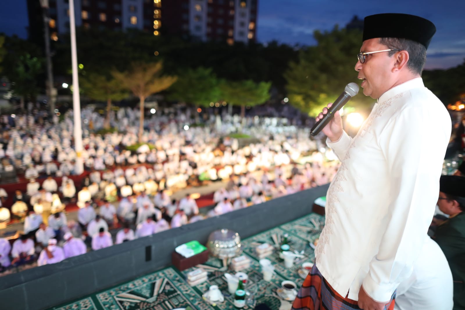 Shalat Subuh dan Doa Bersama Sambut Hari Jadi Makassar, Danny Minta Tingkatkan Kekompakan