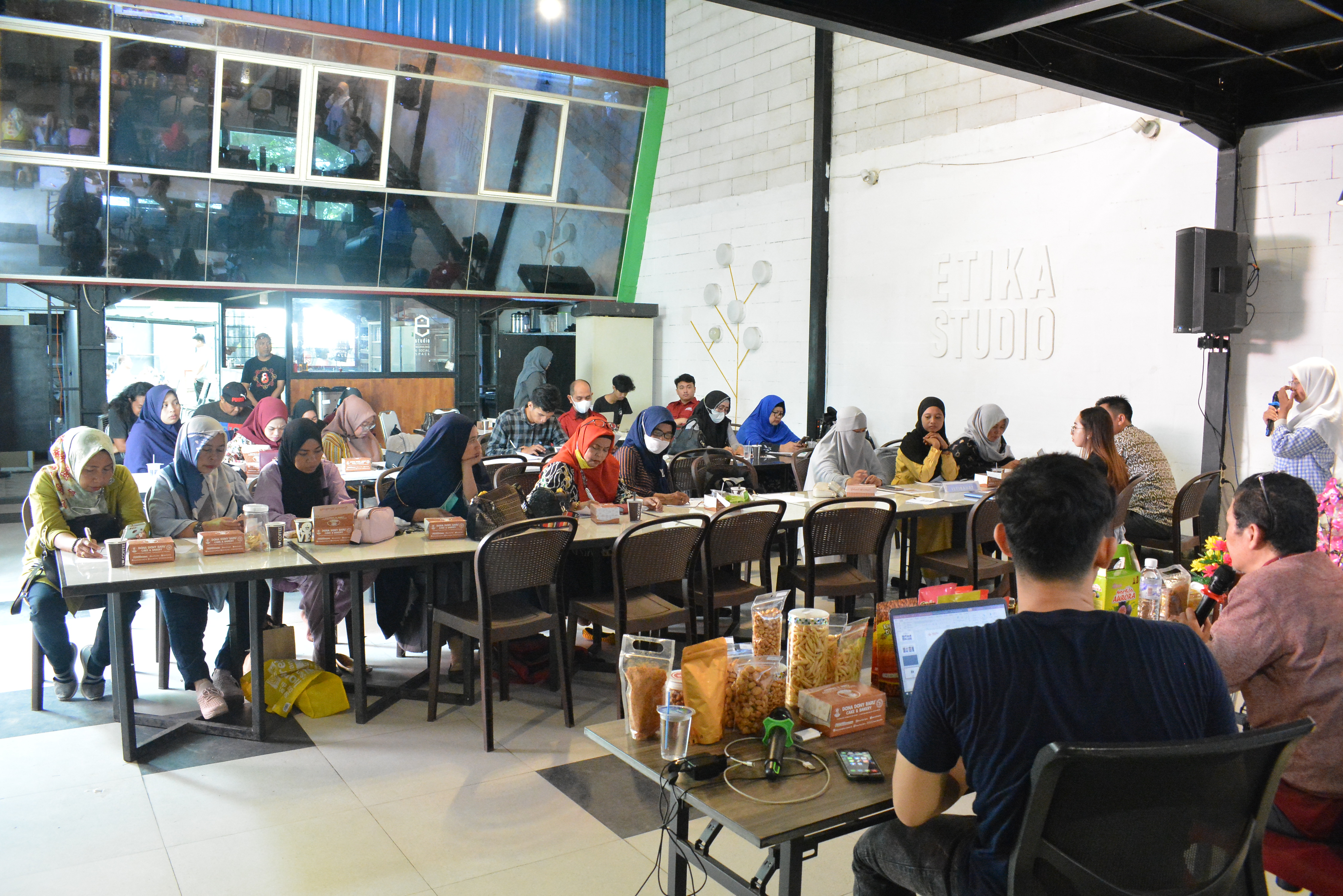 Latih Puluhan UMKM Longwis Identifikasi Masalah Lewat Biz Matching Diskominfo