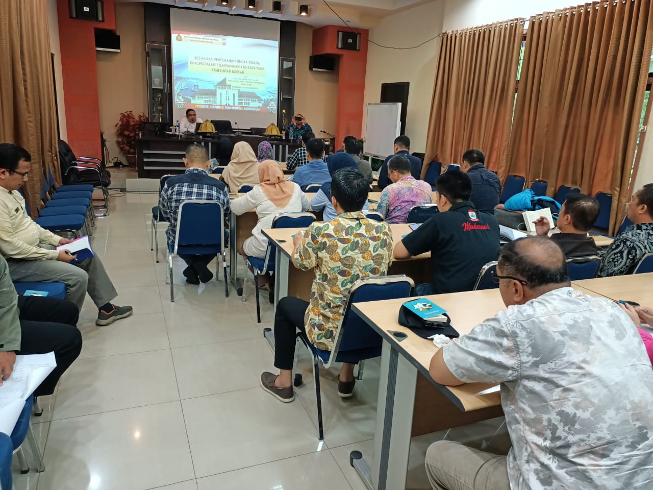 Pejabat Lingkup Dinas PU Makassar Ikuti Diskusi dan Sosialisasi Pencegahan Tindak Pidana Korupsi