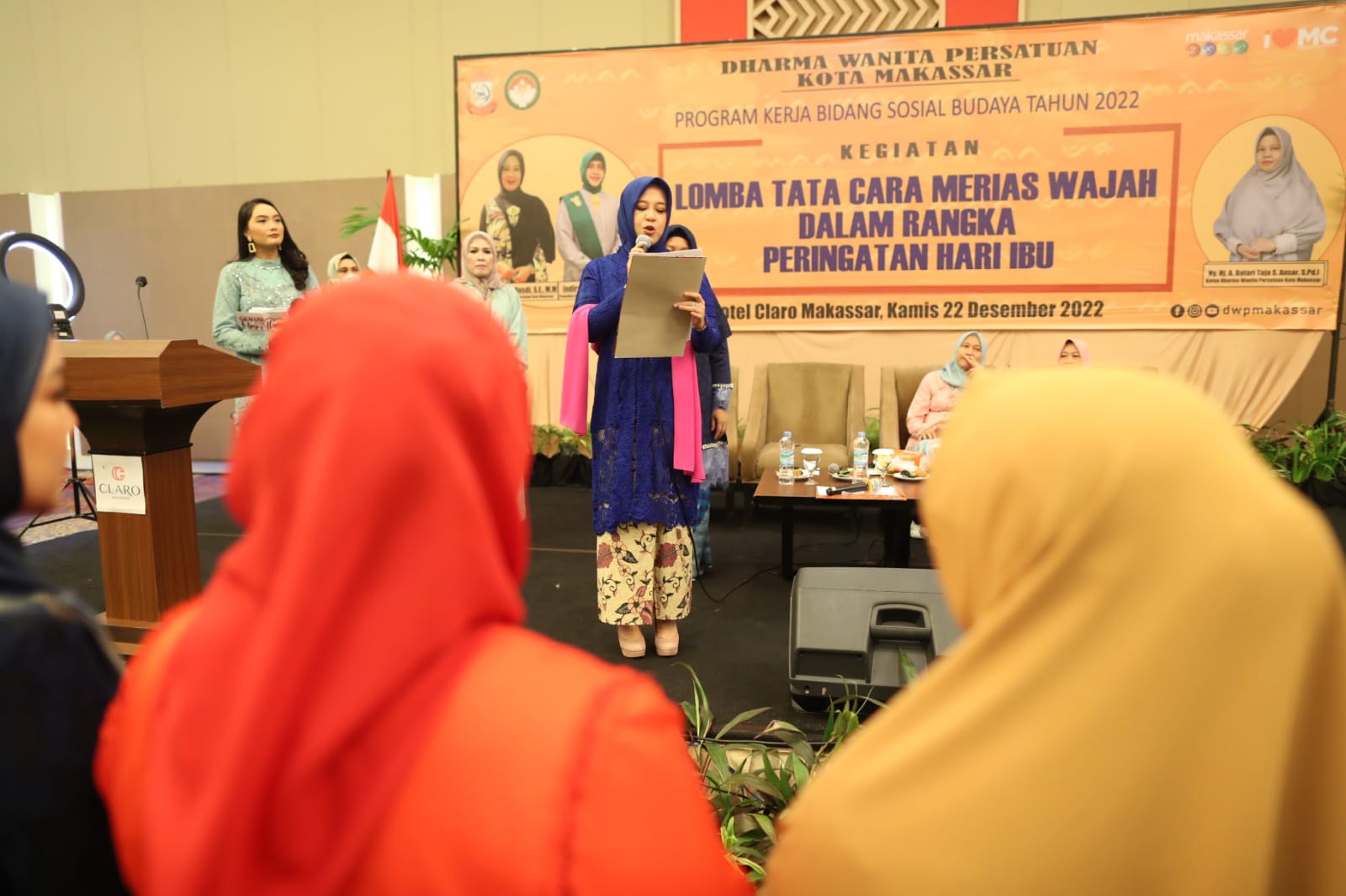 Meriahnya Hari Ibu 2022, Wawali dan Ketua TP-PKK Kota Makassar Jadi Juri Lomba Tata Rias Wajah
