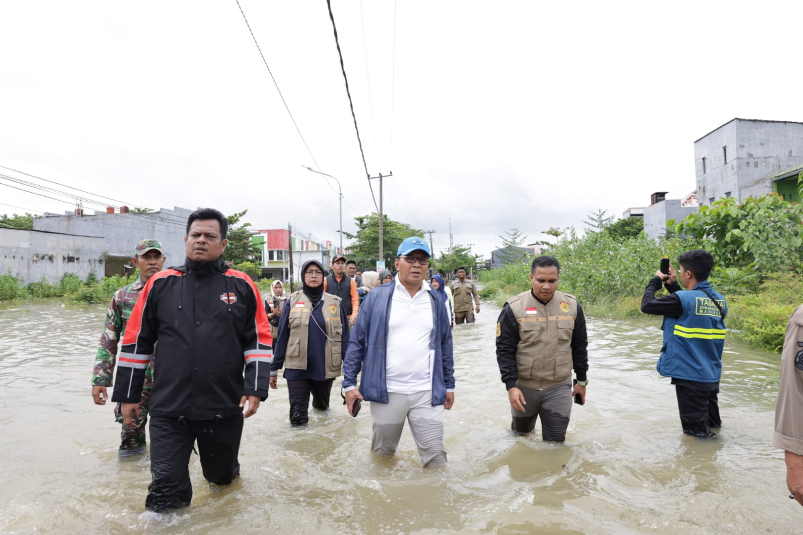 Pemkot Makassar Siapkan 11 Titik Pengungsian di Antang, Wali Kota Danny Beri Bantuan Korban Banjir di Katimbang