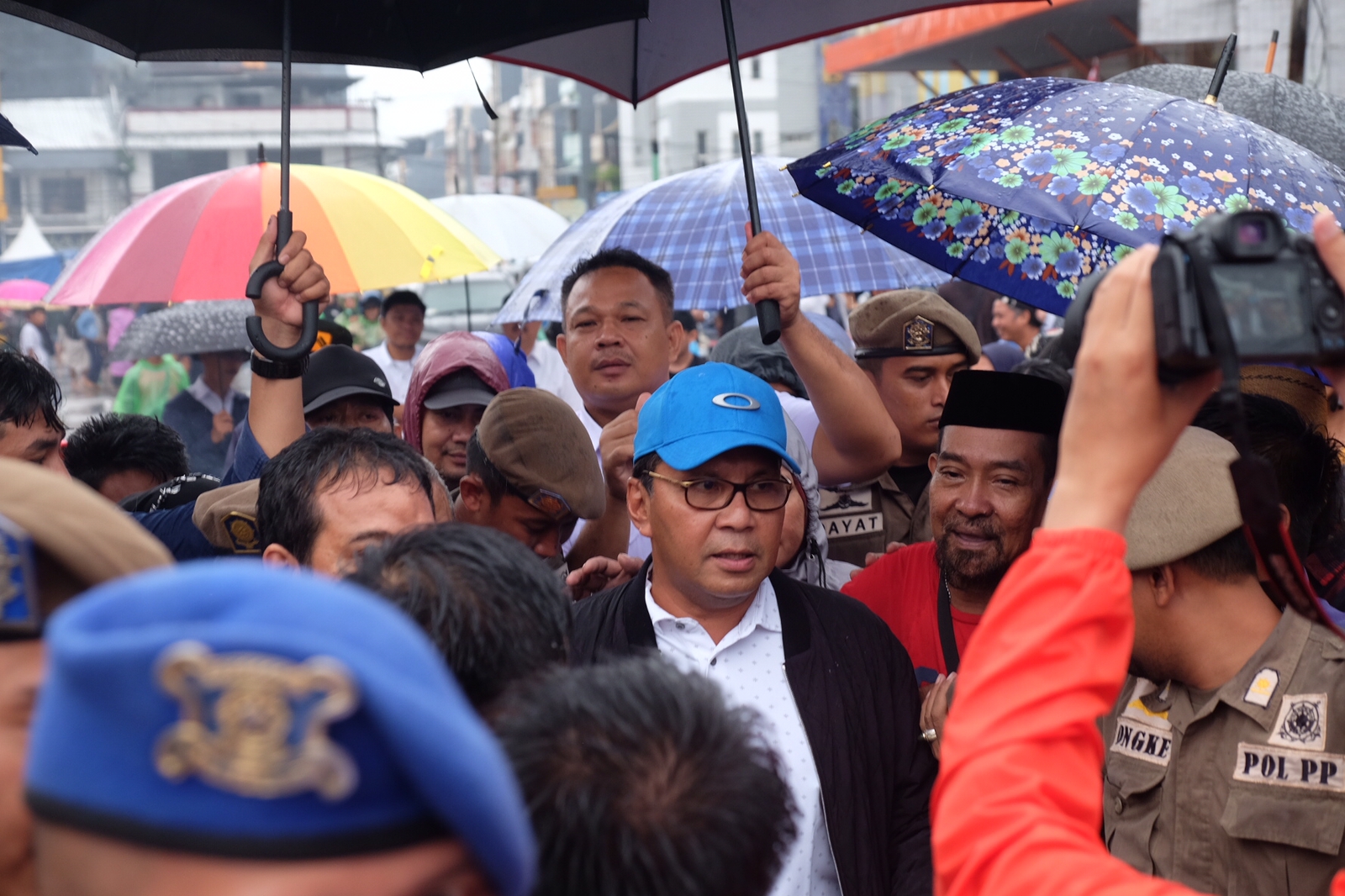 Gerak Cepat Danny Pomanto Siap Bantu Pedagang Pasar Sentral Pasca Kebakaran
