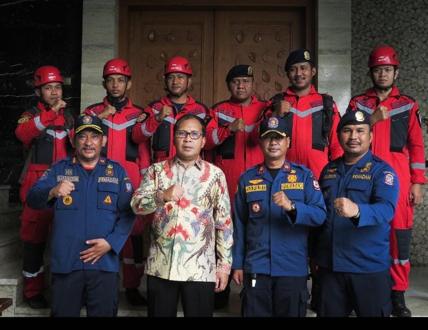Bencana Longsor di Maros, Danny Lepas Enam Orang Tim Rescue