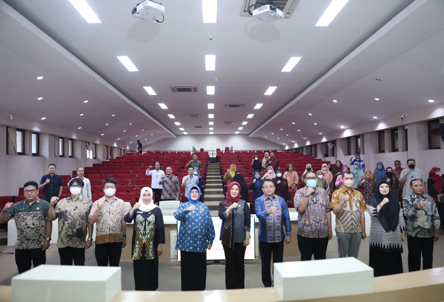 Fatmawati Rusdi Kukuhkan Tim Pokja Percepatan Penurunan AKI dan AKB Kota Makassar