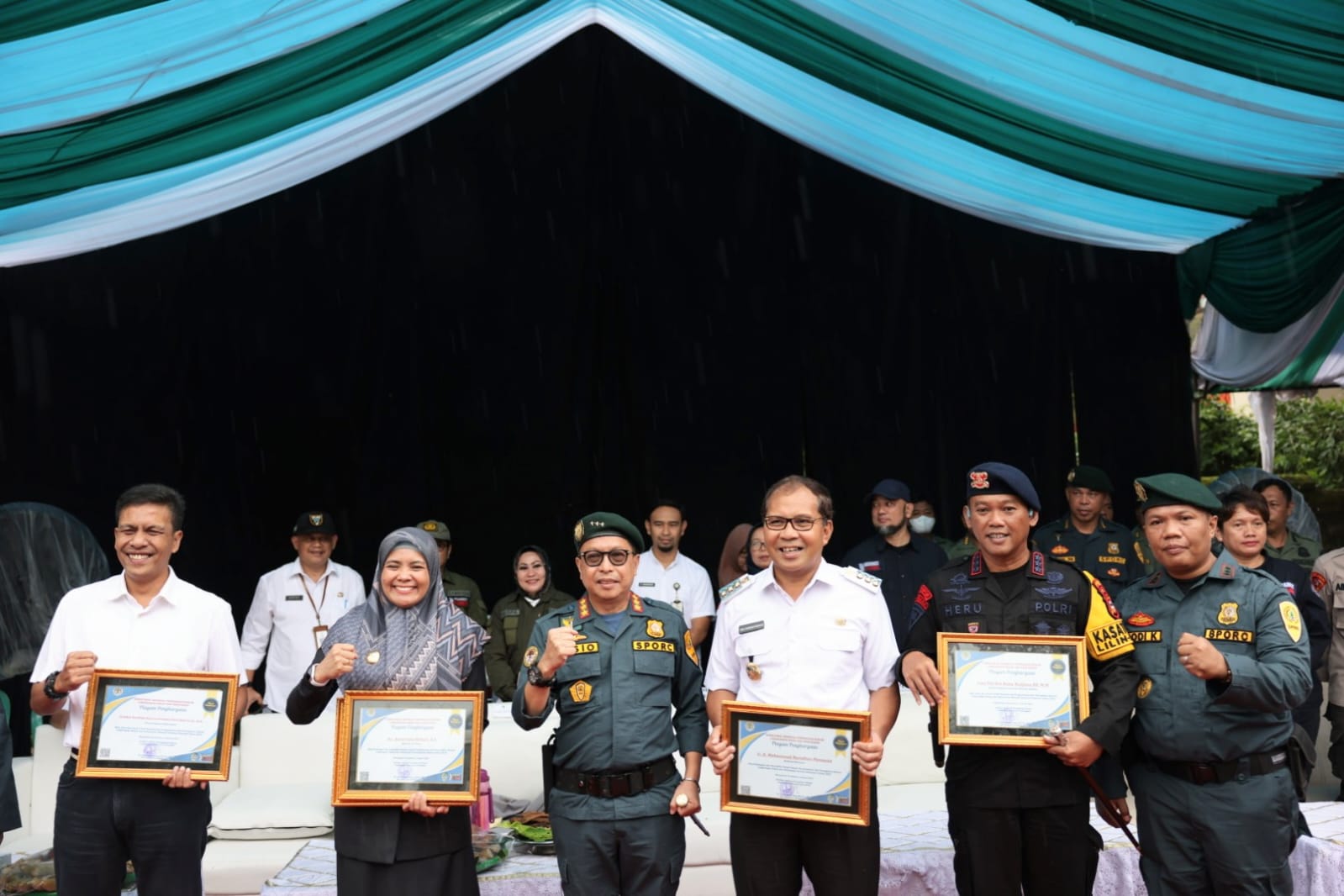Wali Kota Danny Terima Penghargaan Pengamanan, Penegakan Hukum Lingkungan Hidup dan Kehutanan dari KLHK
