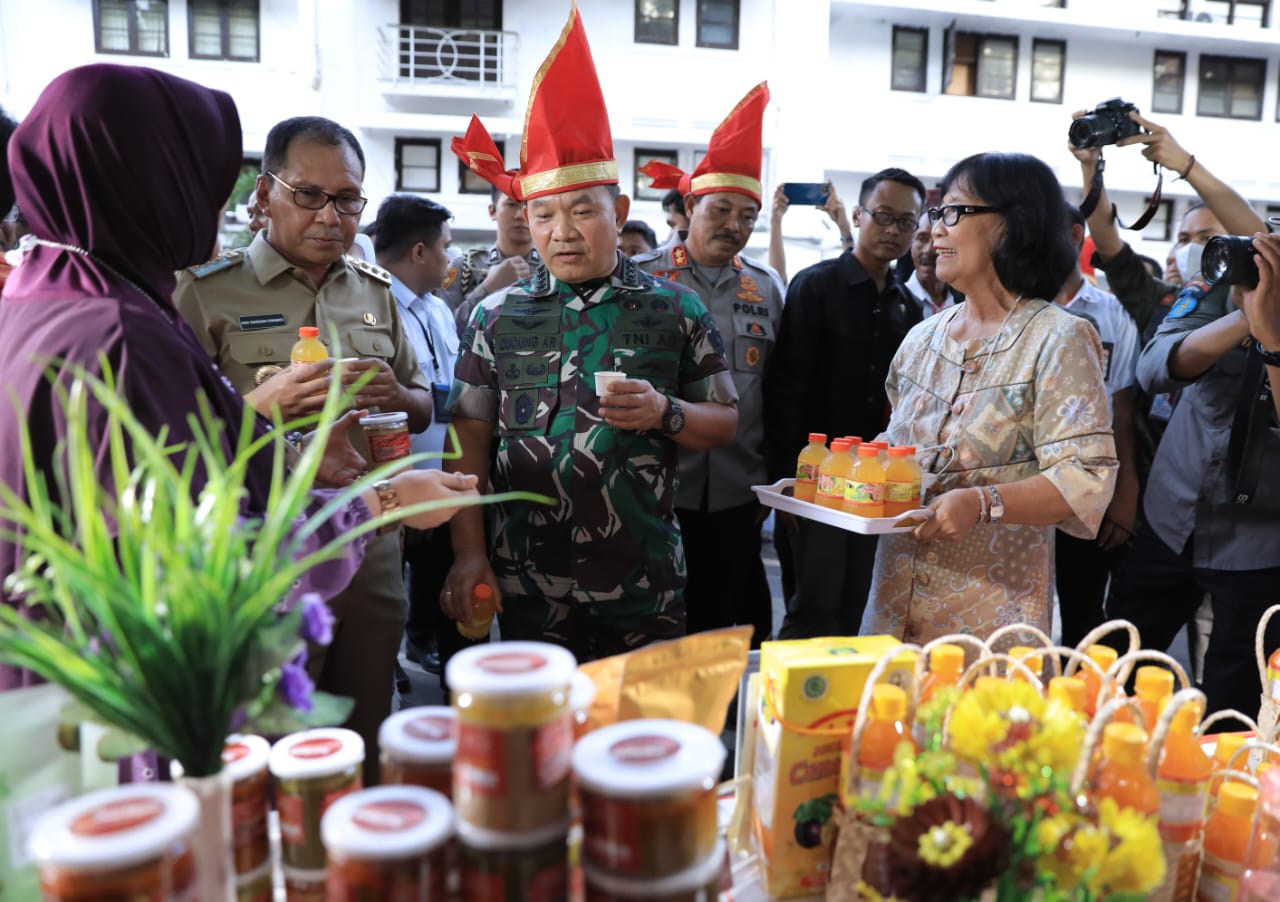 KSAD Jenderal TNI Dudung Abdurachman Puji Kinerja dan Program Danny Bersinergi dengan TNI