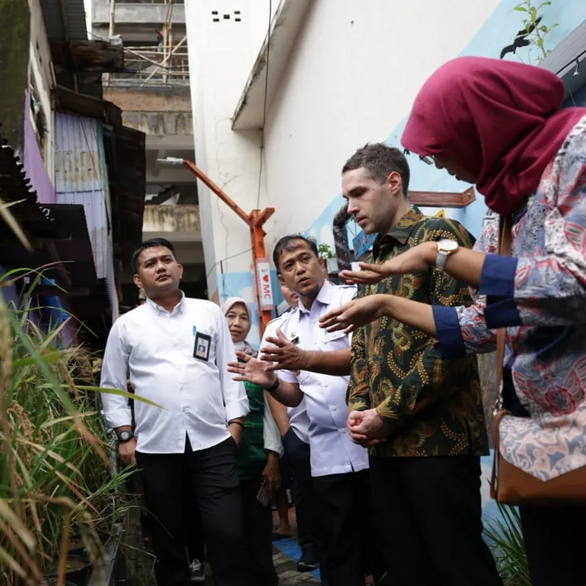 Deputi Politik dan Ekonomi Amerika Serikat Kunjungi Lorong Wisata Haderslev, Disuguhkan Es Krim dan Kripik Pakcoy Inovasi Warga