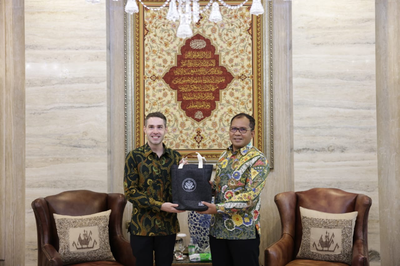 Bertemu Wali Kota Danny Pomanto, Pejabat Konsulat AS Kagumi Lorong Wisata, War Room, dan Sejarah Makassar