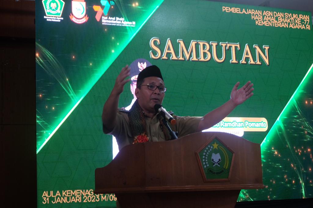 Danny Gaungkan Perkuatan Umat di Hadapan Seluruh Pegawai Kemenag Makassar