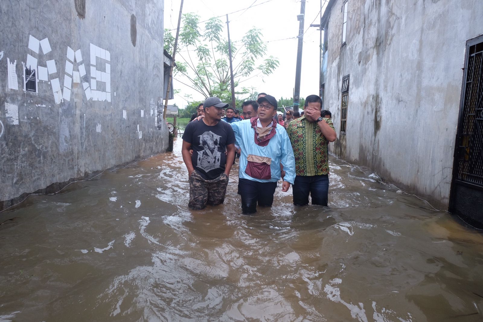 Tinjau Banjir di Kampung Baru Antang, Danny: Akan Dikeruk, Kita Bantu Balai 