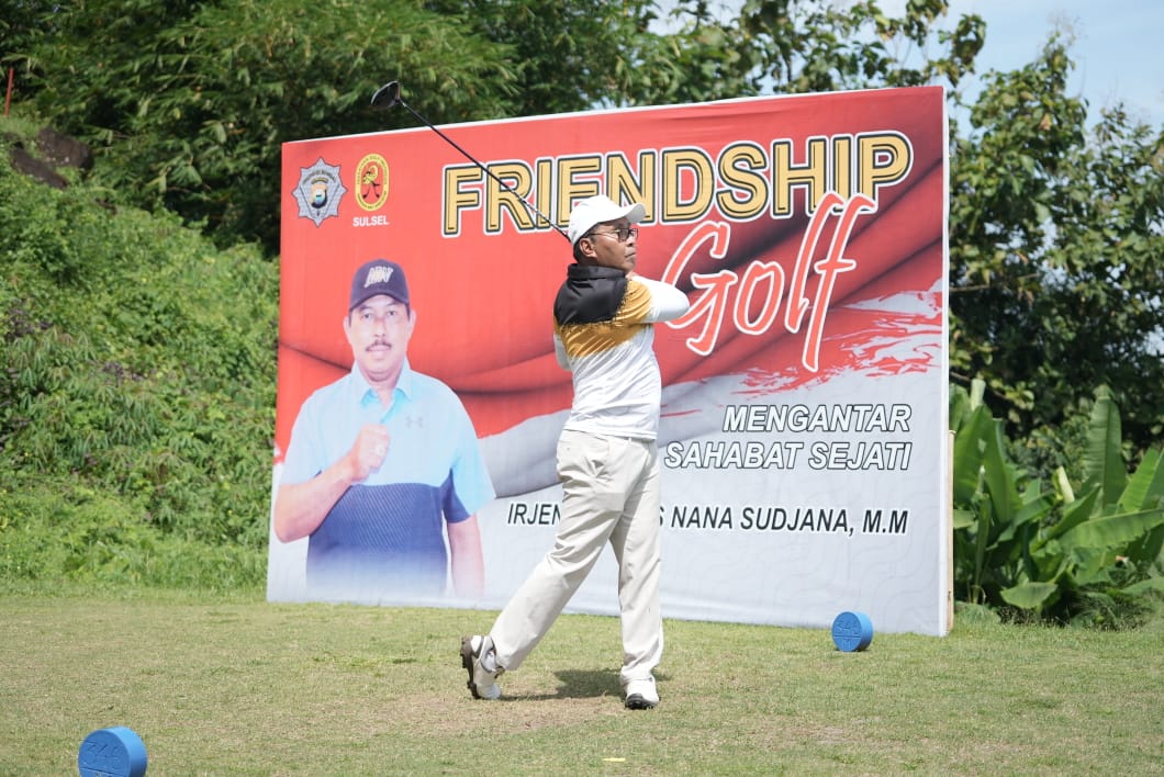 Kapolda Sulsel-Wali Kota Makassar Pererat Persahabatan dengan Turnamen Friendship Golf