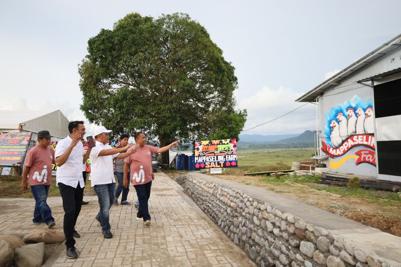 Hadiri Grand Opening Mappaseling Farm, Danny Pomanto Doakan Bisnis Peternakan Ayam Modern Milik Aru Sukses