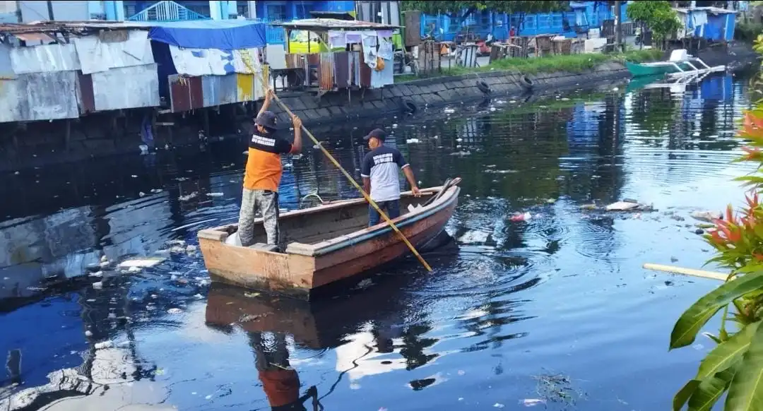 Gerak Cepat, Satgas Drainase Dinas PU Lakukan Pembersihan Di Kanal Jongaya