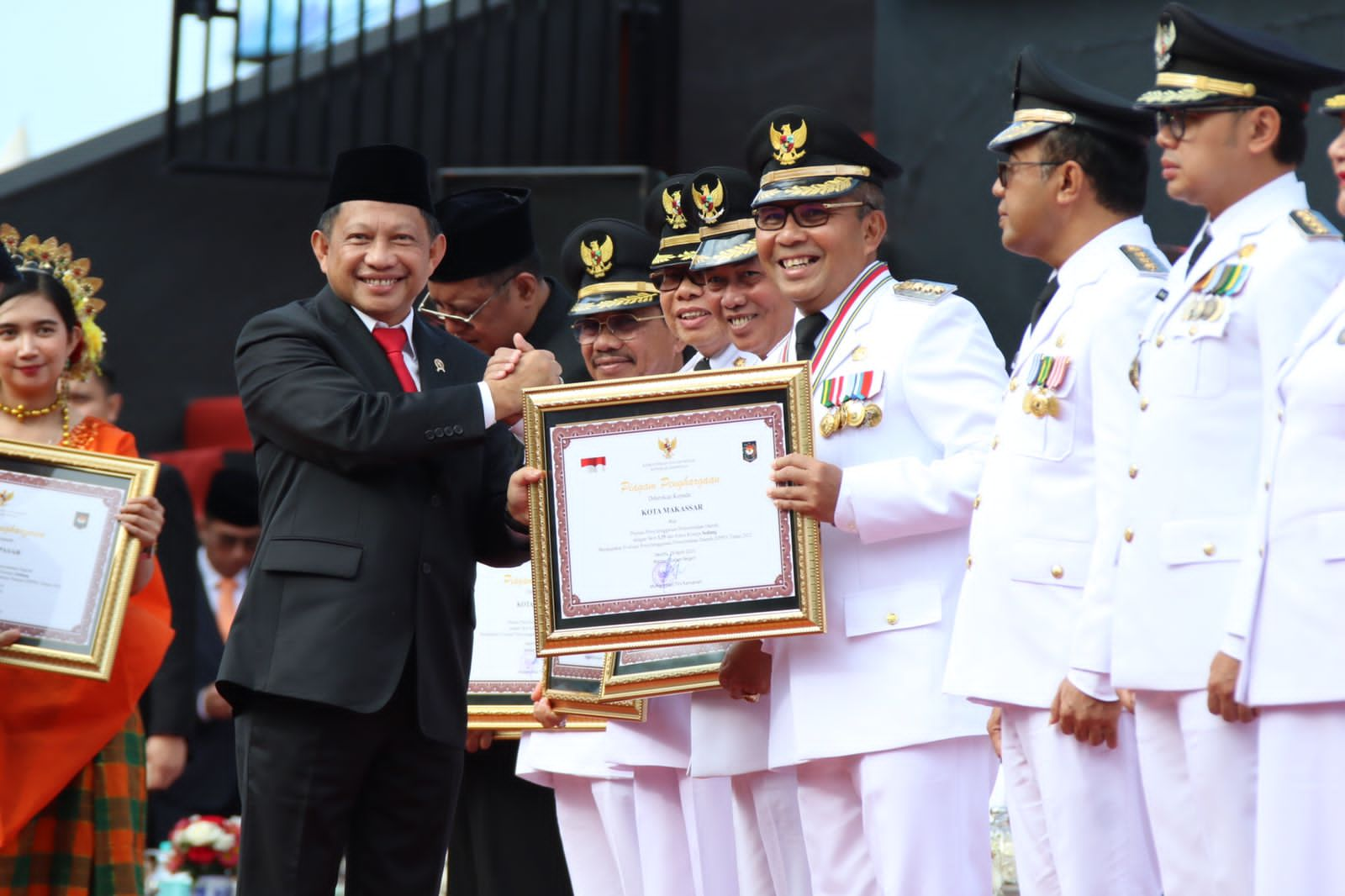 Peringatan Hari Otda ke-27, Makassar Raih Penghargaan Penyelenggara Pemerintahan Terbaik