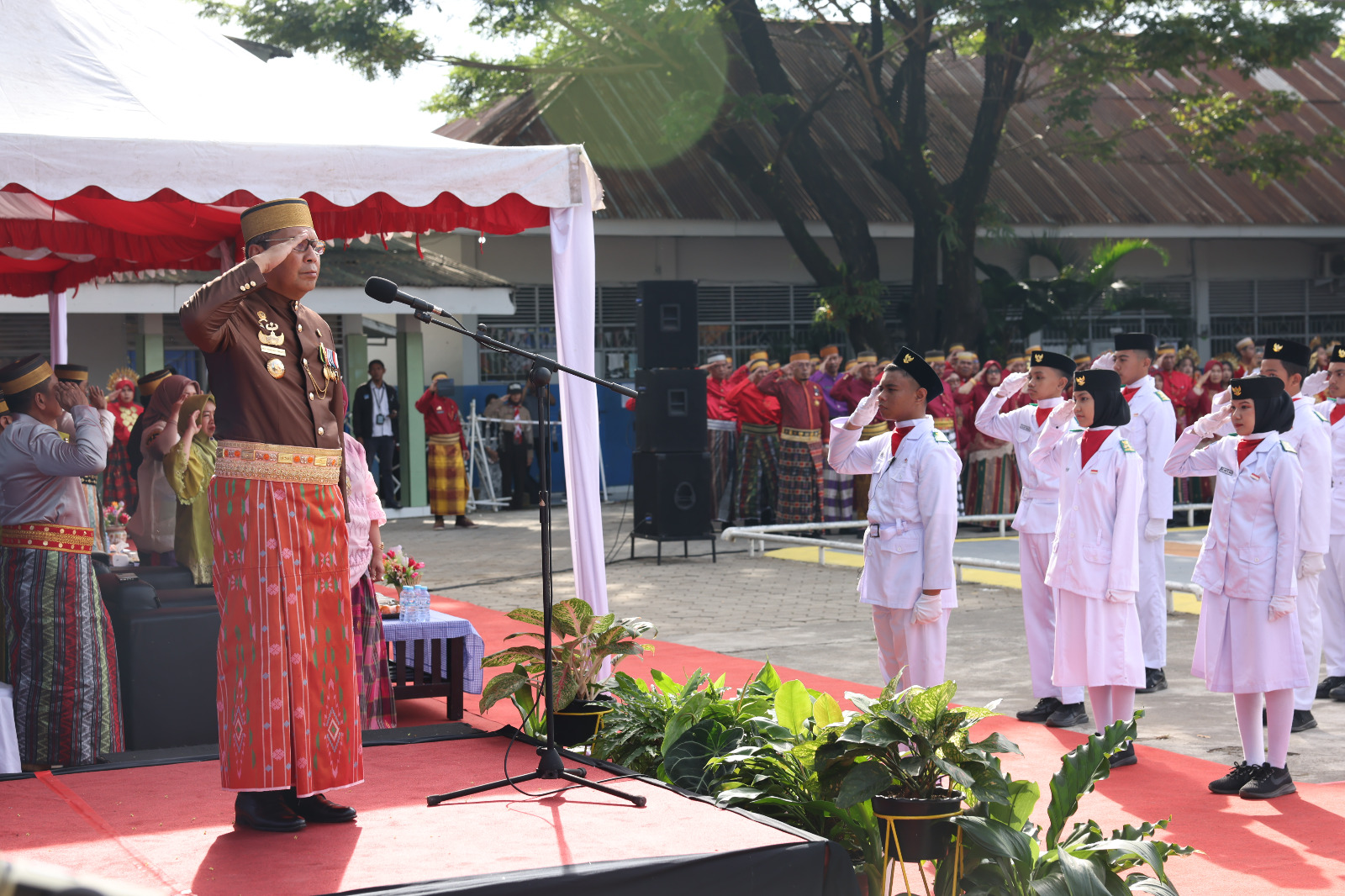 Danny Pomanto Canangkan Penggunaan Baju Adat dan Penerapan Metode Belajar Gampang Asyik Menyenangkan pada Hardiknas 2023