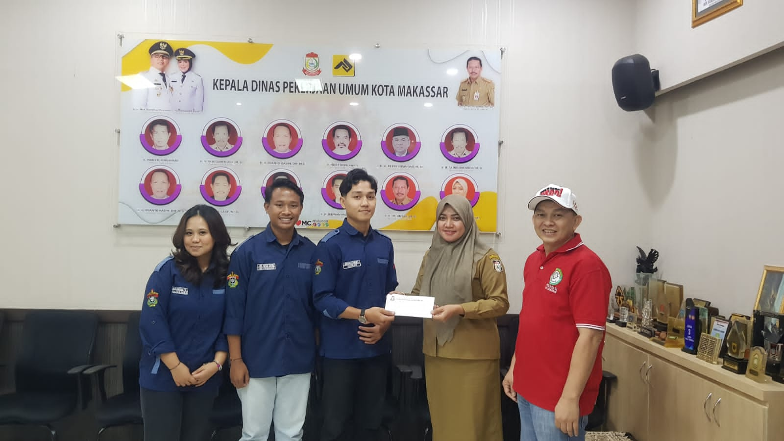 Kadis PU Kota Makassar Lepas Tim Softball UNHAS ke UGM Cup 2023