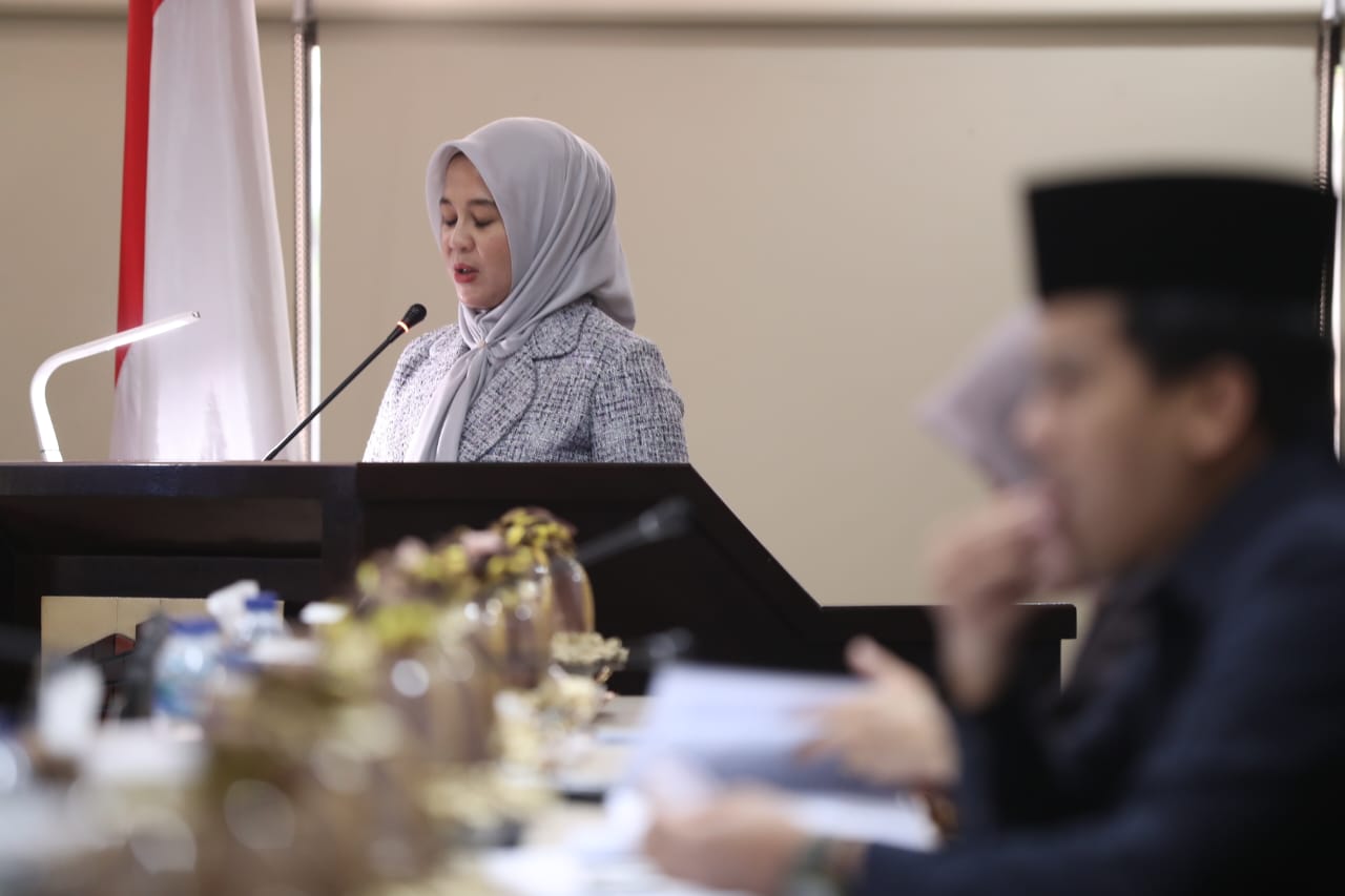 Fatmawati Rusdi Paparkan Jawaban Wali Kota Makassar Tentang Pajak Daerah dan Retribusi serta Perubahan APBD