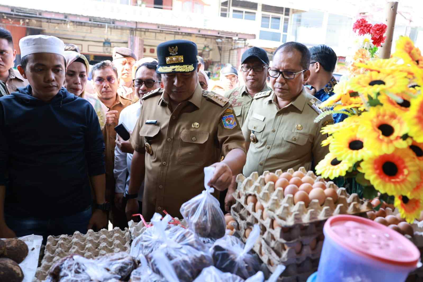 Pj Gubernur Sulsel: Inovasi Mobil Inflasi Pemkot Makassar Itu Keren