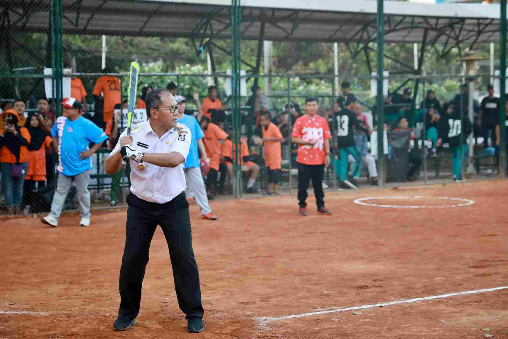 Danny Pomanto Unjuk Kemampuan di Kejuaraan Softball Wali Kota Cup Makassar 2023