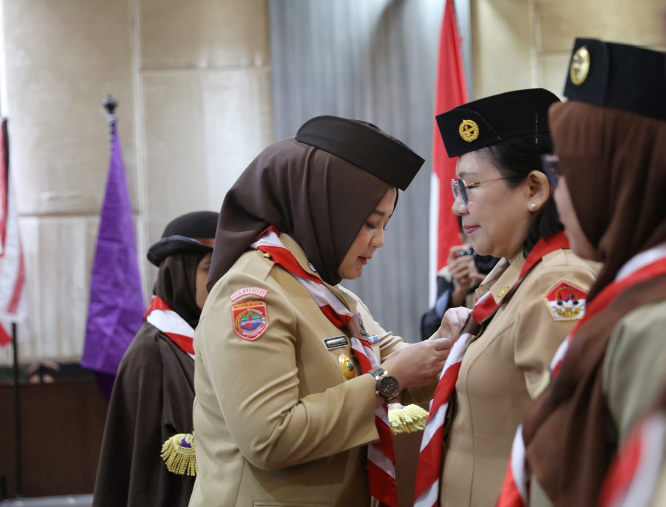 Wadah Peduli ke Masyarakat, Fatmawati Rusdi Kukuhkan Mabi Saka dan Pinsaka POM 