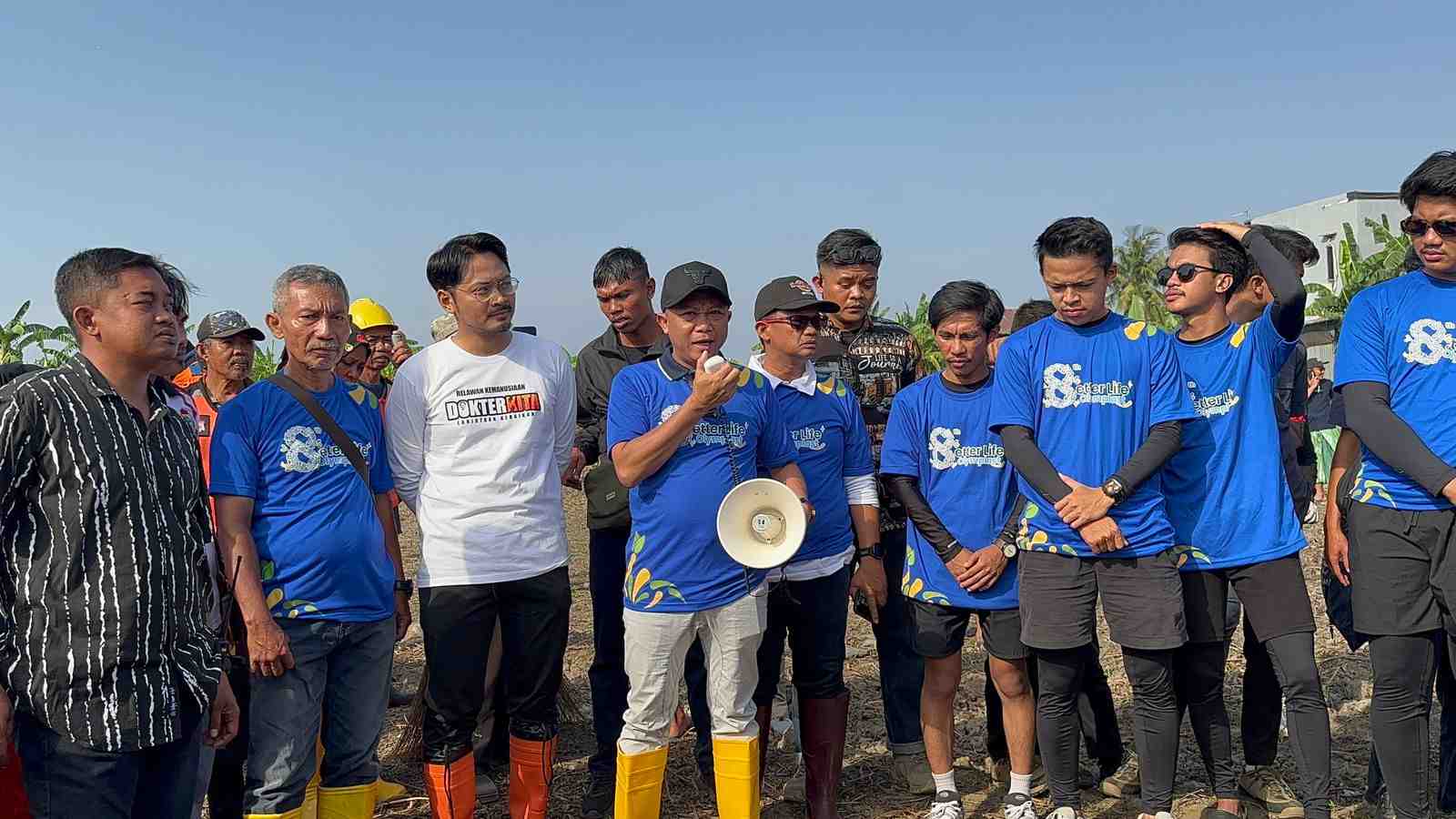 Kolaborasi Pemkot Makassar-WCD Sulsel-Olymplast-Pandawara Group, Bersihkan Sampah di Kampung Nelayan