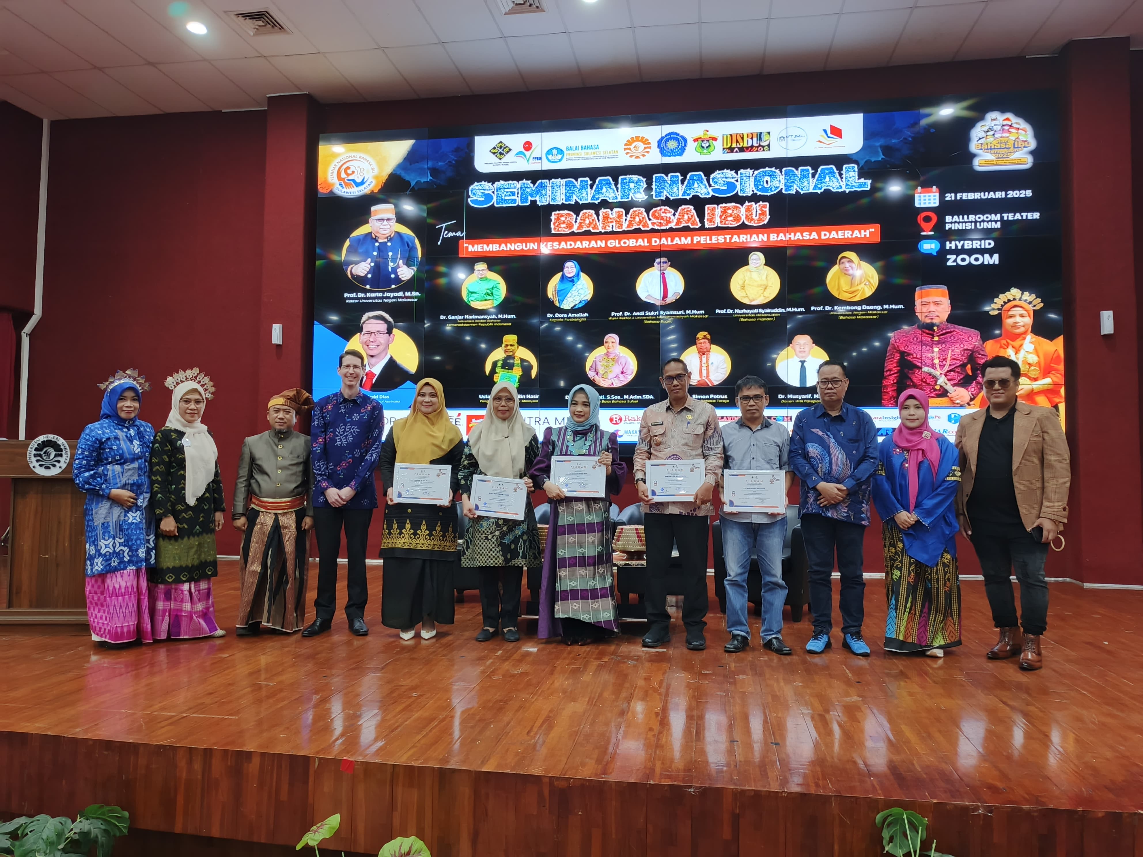 Pemkot Makassar Terima Penghargaan atas Pelestarian dan Perlindungan Bahasa Daerah