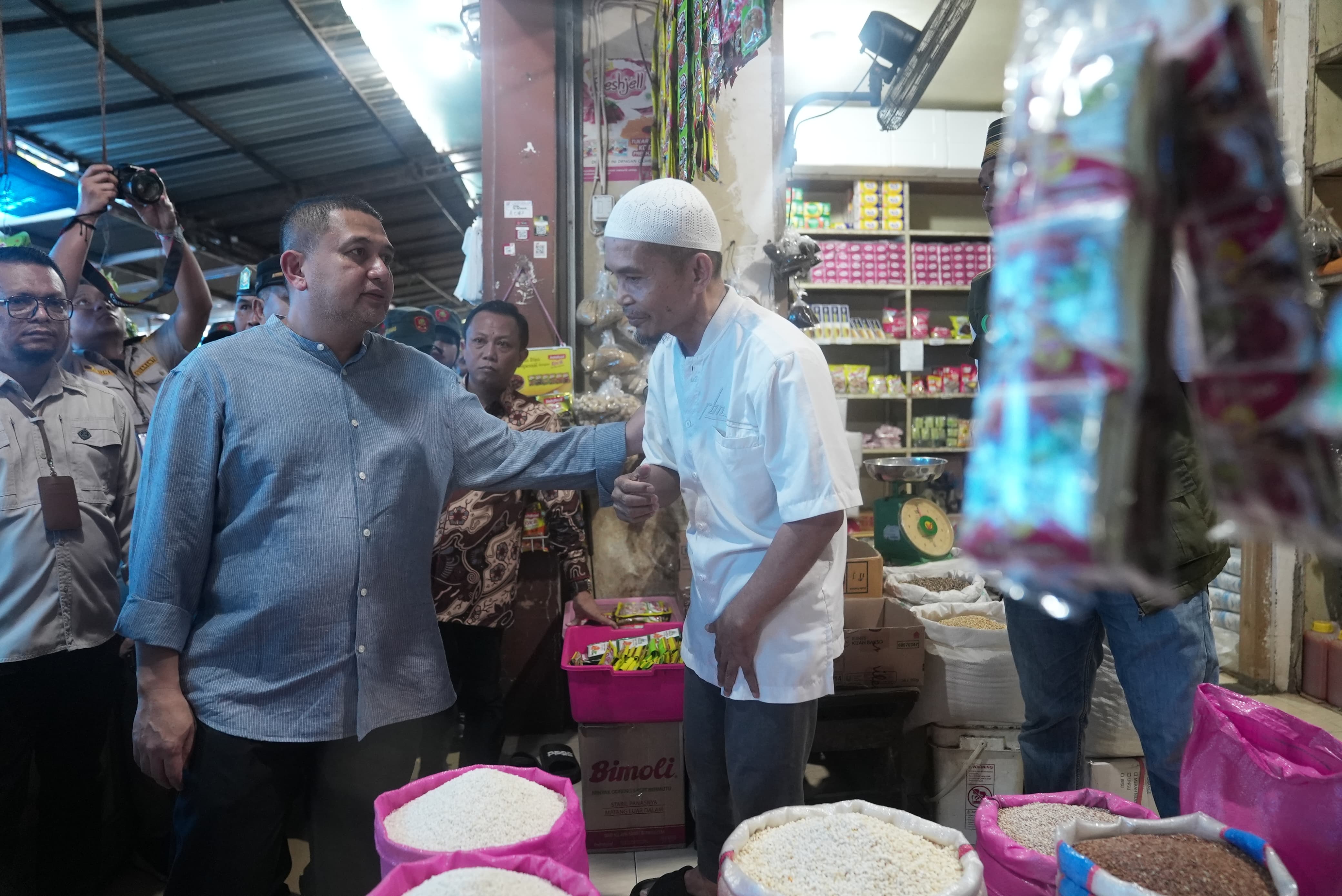 Kunjungi Dua Pasar Tradisonal Makassar, Appi Rencanakan Pembenahan dengan Sistem Hanggar