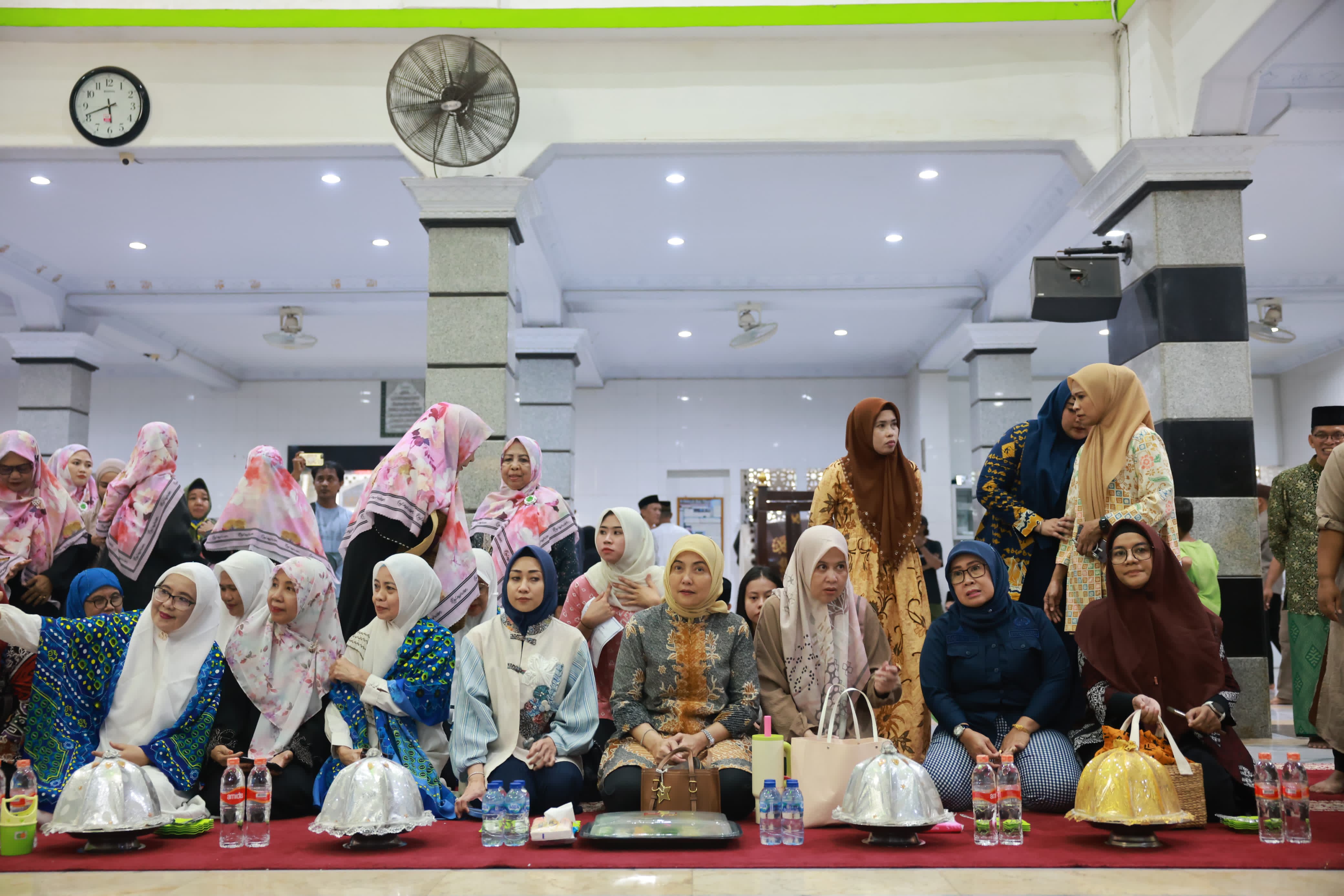 Wakil Wali Kota Makassar Aliyah Mustika Ilham Hadiri Buka Puasa Bersama di Masjid Taqwa