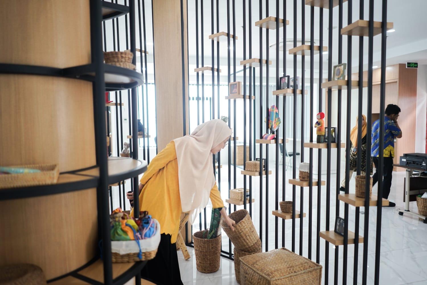 Melinda Aksa Tinjau Gedung TP PKK Makassar Perdana Pasca Dilantik Sebagai Ketua
