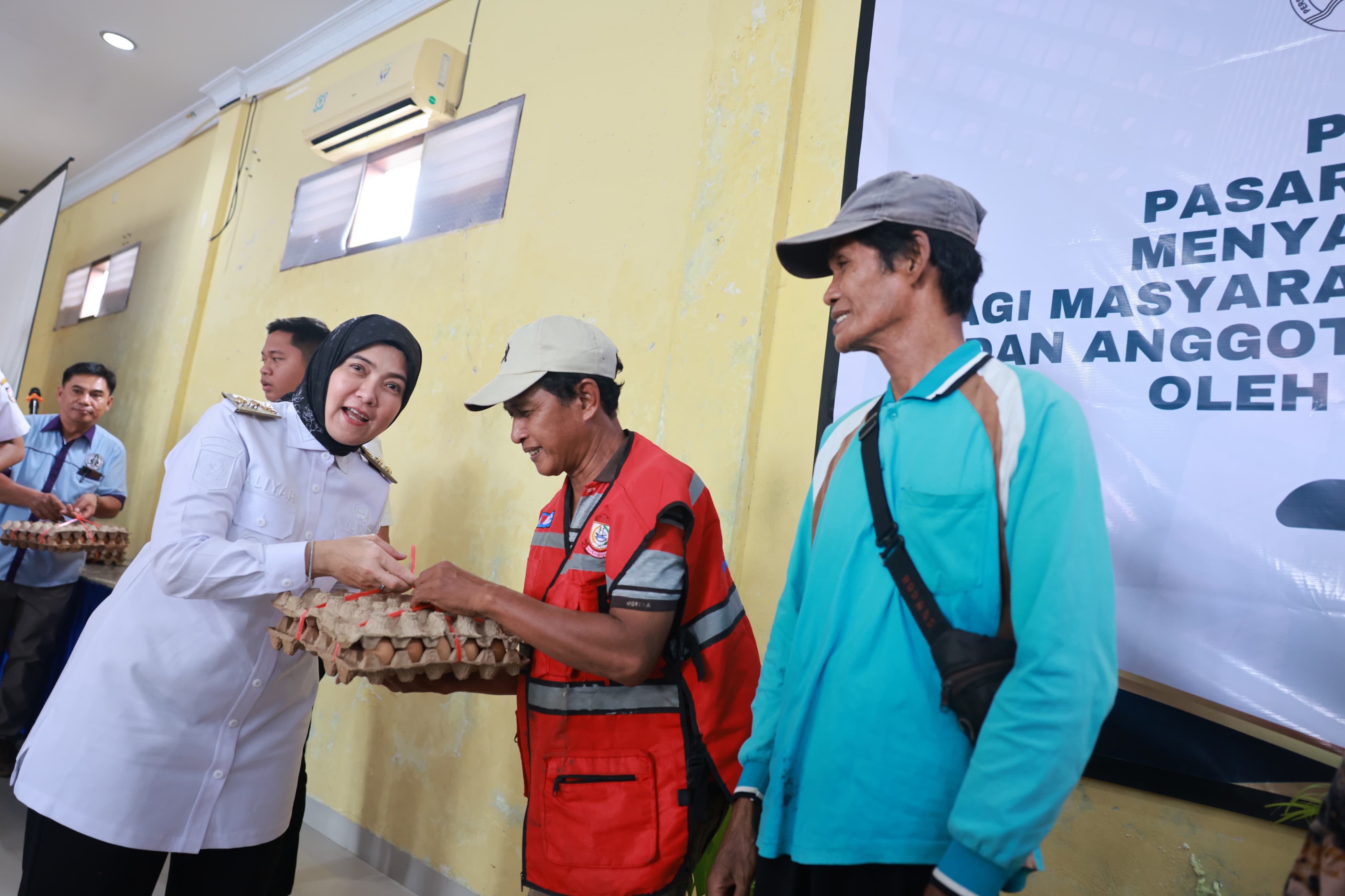 Wakil Wali Kota Makassar Hadiri Penyaluran Paket Pasar Murah di Gereja Toraja Jemaat Sudiang