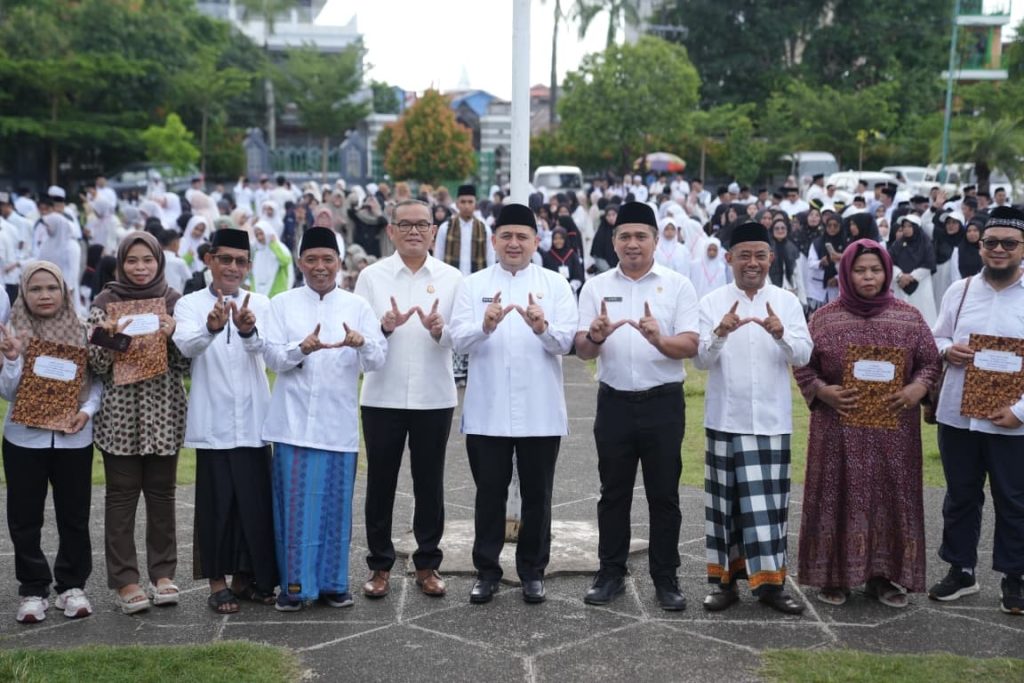 Wali Kota Munafri Pimpin Apel Hari Santri 2025, Sampaikan Amanat Menteri Agama RI