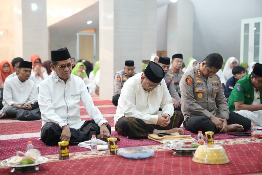 Munafri–Aliyah Hadiri Dzikir Nusantara, Ajak Jaga Makassar