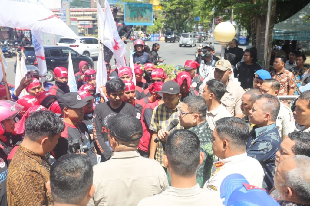 Munafri Turun Langsung Jemput Aspirasi FSPMI, Siap Fasilitasi Dialog Soal Kenaikan UMK 2026