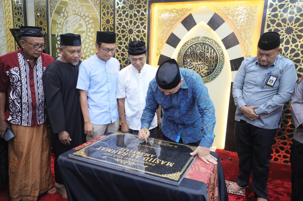 Wali Kota Makassar Resmikan Masjid Al-Rahmat Amaryllis Tanjung Bunga
